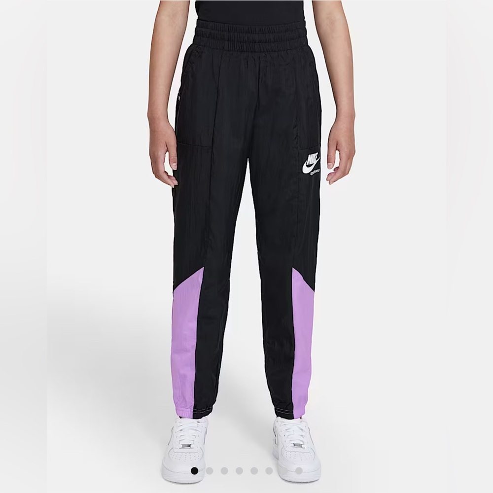 Nike Sportswear Heritage Big Kids (Girls) Woven Pants - Picture 8 of 9